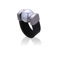 Grey Pearl Ring in Palladium