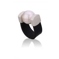 Pearl Ring in Silver