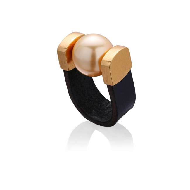 Gold Pearl Ring