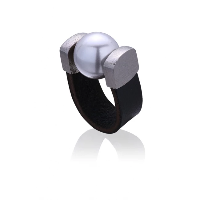 Grey Pearl Ring in Rhutenium