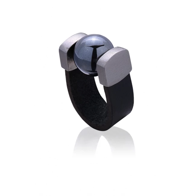 Hematite Ring in Rhutenium